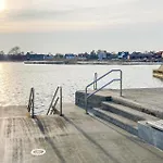 1 Bedroom Beautiful In *
