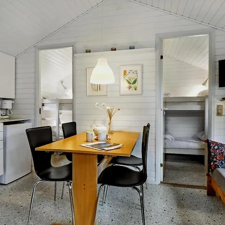 2 Bedroom Lovely In Дом отдыха Нексё