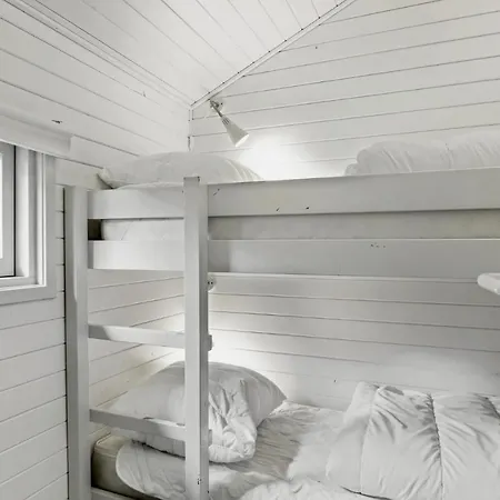 2 Bedroom Lovely In Prázdninový dům