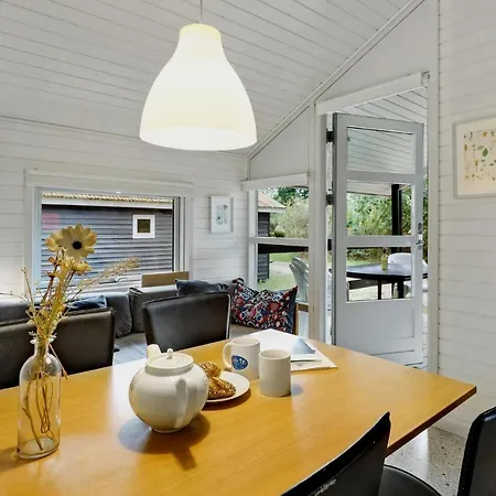 2 Bedroom Lovely In *