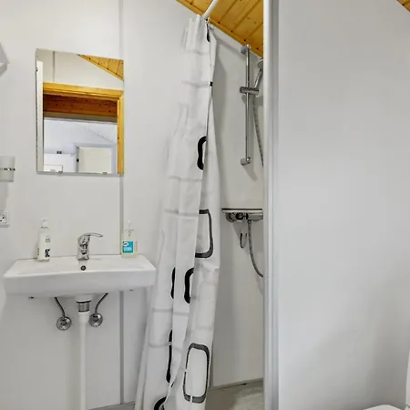 Prázdninový dům 2 Bedroom Lovely In *