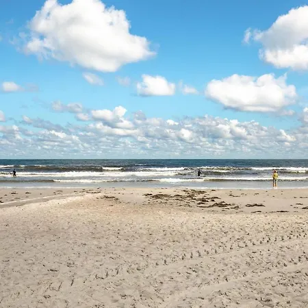 Prázdninový dům 2 Bedroom Lovely In *