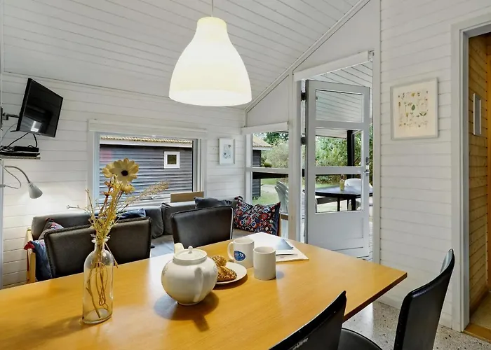 2 Bedroom Lovely In *