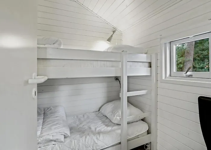 2 Bedroom Lovely In *
